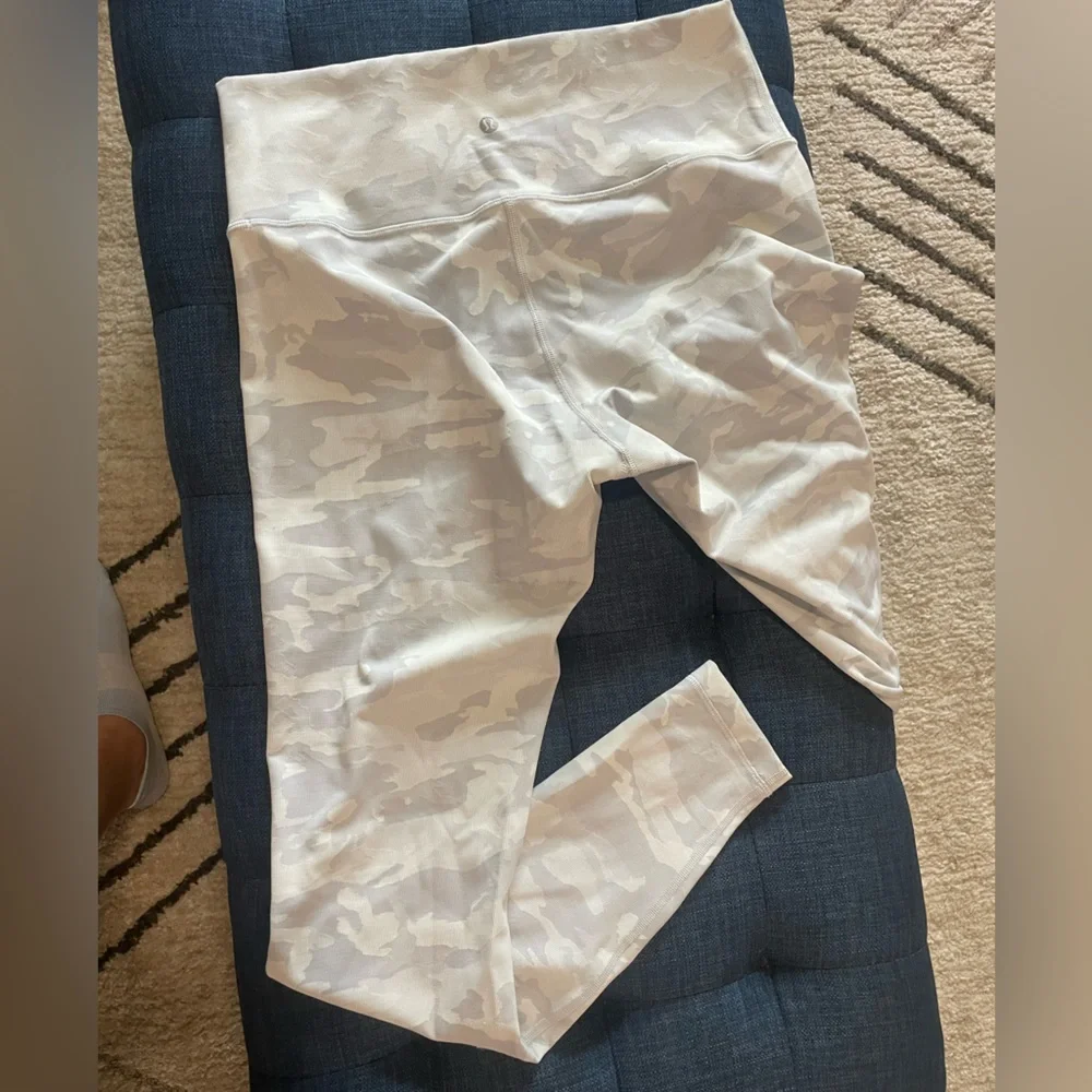 Wunder Under High Rise Tight 28” Ribbed - Picture 4 of 5